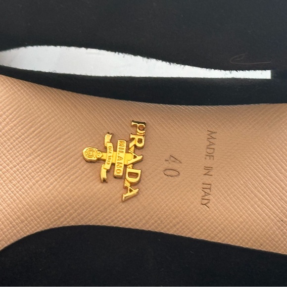 Prada pumps - Picture 2 of 5